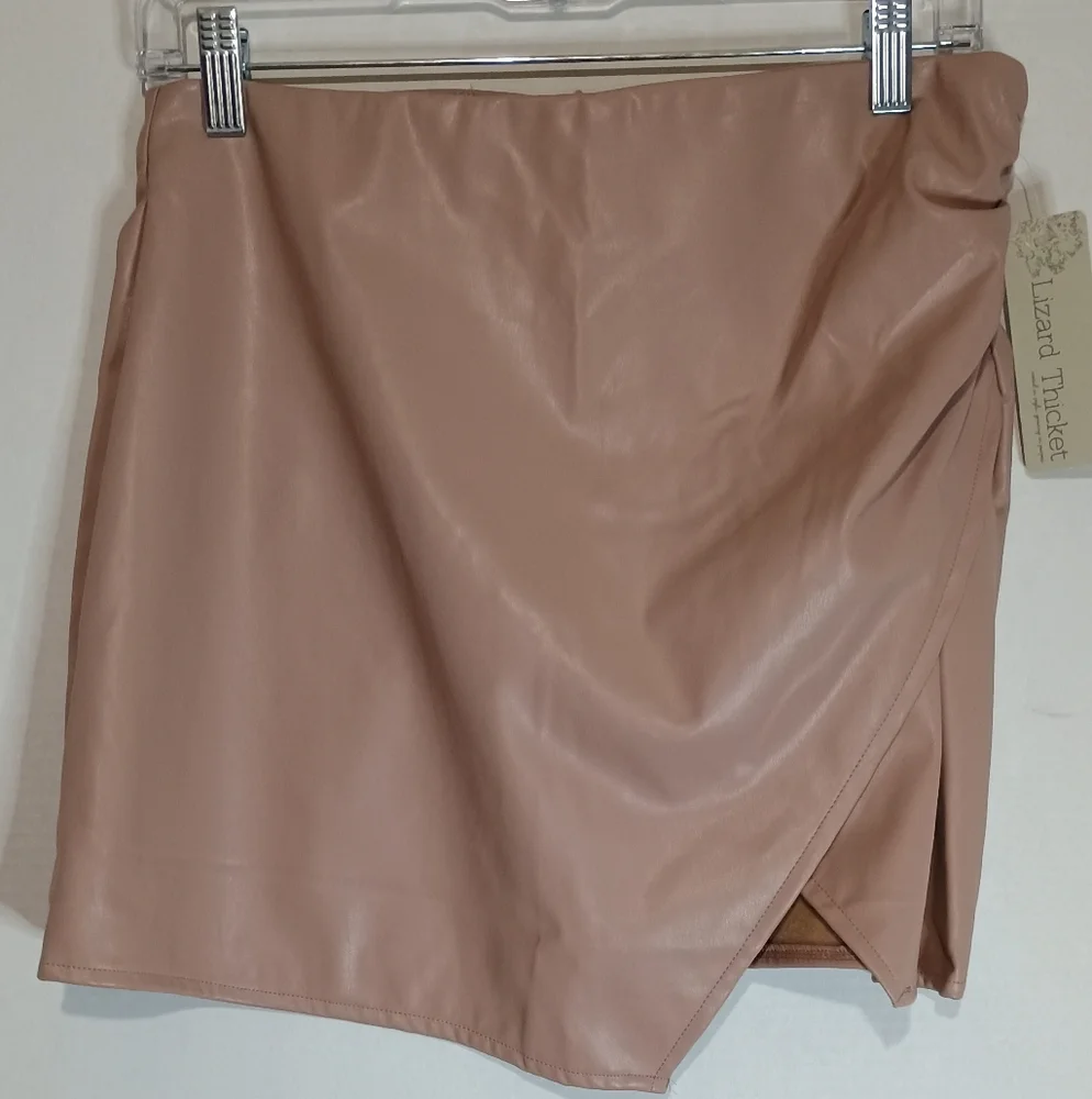 Lizard Thicket Tan Faux Leather Mini Skirt Size Medium